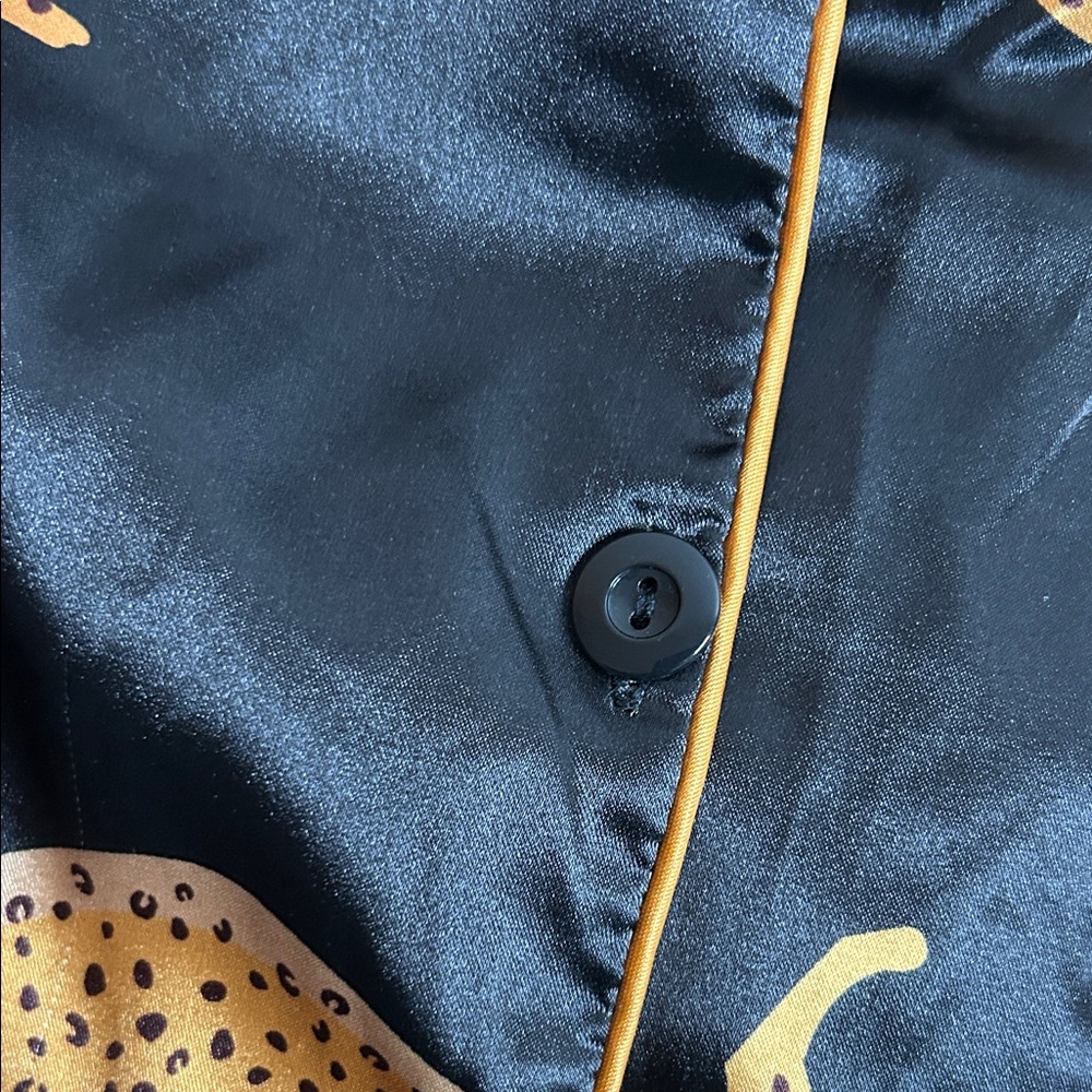 Black and Gold Cheetah Print Pajama Set - Picture 4 of 7